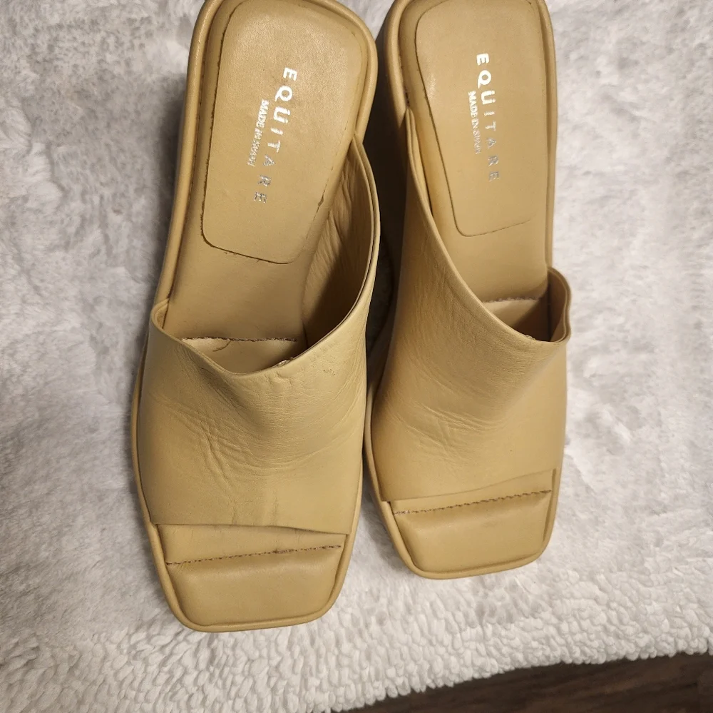 Women's Tan Slide Sandals